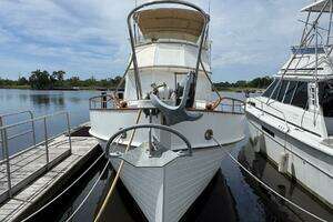 1989 Grand Banks 42 Motor Yacht thumbnail 4