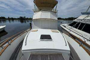 1989 Grand Banks 42 Motor Yacht thumbnail 11