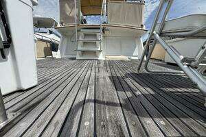 1989 Grand Banks 42 Motor Yacht thumbnail 27