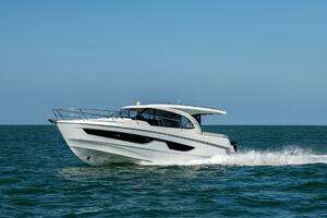 2026 Beneteau Antares 11 thumbnail 3