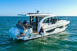 2026 Beneteau Antares 11 thumbnail 1