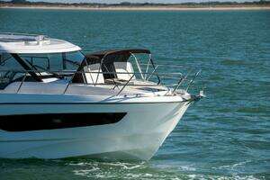 2026 Beneteau Antares 11 thumbnail 11