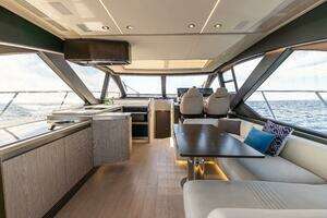 2021 Azimut S6 Sport Fly thumbnail 2