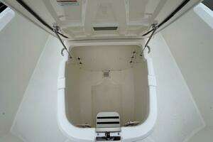 27ft Boston Whaler Yacht For Sale