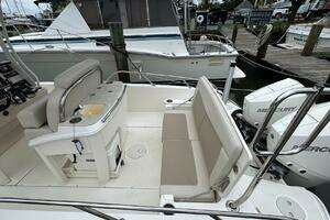 27ft Boston Whaler Yacht For Sale