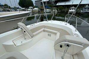 27ft Boston Whaler Yacht For Sale