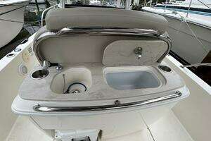 27ft Boston Whaler Yacht For Sale