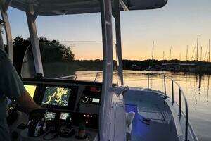 27ft Boston Whaler Yacht For Sale