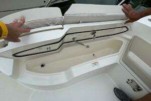 27ft Boston Whaler Yacht For Sale