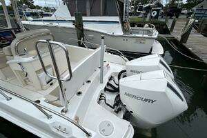 27ft Boston Whaler Yacht For Sale