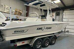 27ft Boston Whaler Yacht For Sale