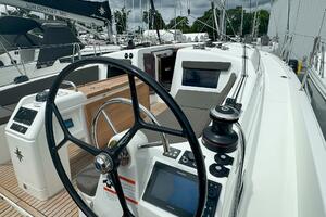 40FT (12.34M) JEANNEAU