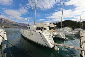 45ft Lagoon Yacht For Sale