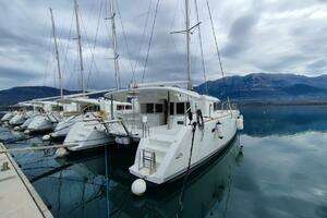 45ft Lagoon Yacht For Sale