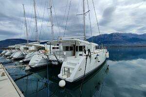 45ft Lagoon Yacht For Sale