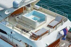 2000 Azimut thumbnail 27