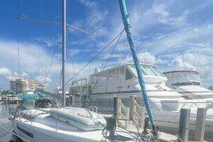 AQUA 2019 Jeanneau 490 Yacht For Sale in Longboat Key FL