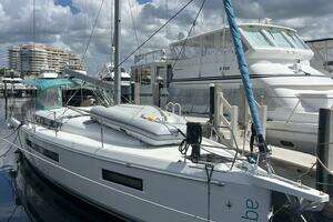 AQUA 2019 Jeanneau 490 Yacht For Sale in Longboat Key FL