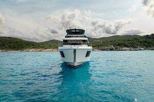 2026 Beneteau Grand Trawler 63 thumbnail 32