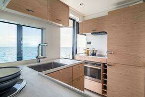 2026 Beneteau Grand Trawler 63 thumbnail 15