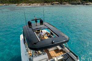 2026 Beneteau Grand Trawler 63 thumbnail 9