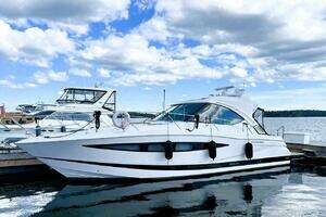 COCKTAILS'n'DREAMS 2014 Four Winns V435 Yacht For Sale in Lansdowne Ontario