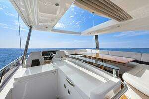 2015 Princess 72 Motoryacht thumbnail 8