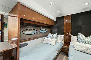 2015 Princess 72 Motoryacht thumbnail 33