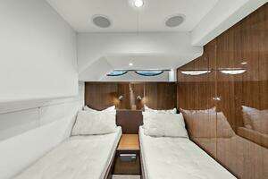2015 Princess 72 Motoryacht thumbnail 34