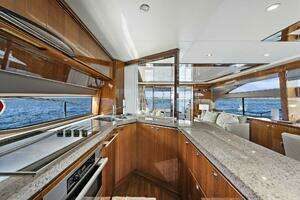 2015 Princess 72 Motoryacht thumbnail 4