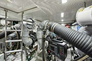 2015 Princess 72 Motoryacht thumbnail 37