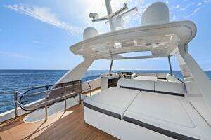 2015 Princess 72 Motoryacht thumbnail 12