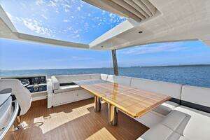 2015 Princess 72 Motoryacht thumbnail 11