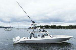2017 Everglades 435 CC thumbnail 5