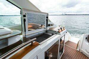Bronx Tail 52ft Cruisers Yachts Yacht For Sale