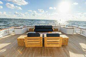 2009 Crystal Yachts Enclosed Pilothouse thumbnail 3