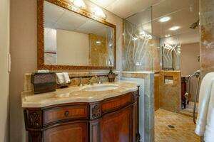 2009 Crystal Yachts Enclosed Pilothouse thumbnail 17