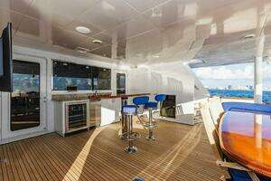 2009 Crystal Yachts Enclosed Pilothouse thumbnail 7