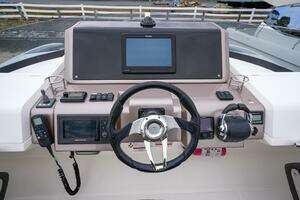 2017 Galeon 43 SKY thumbnail 27
