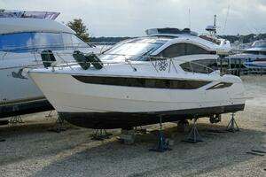 2017 Galeon 43 SKY thumbnail 2