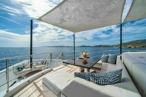 2016 Sunseeker Sunseeker 131 Yacht thumbnail 16