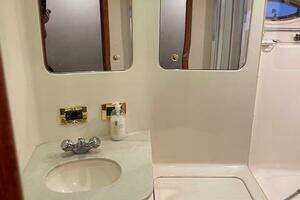 1999 Sea Ray 480 Sedan Bridge thumbnail 30