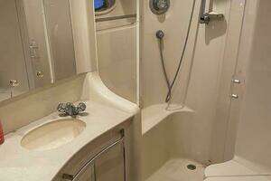 1999 Sea Ray 480 Sedan Bridge thumbnail 37