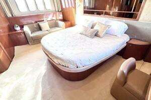 2008 Viking Princess 67 Flybridge thumbnail 8