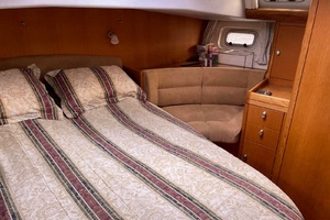 2003 Oyster Yachts thumbnail 31
