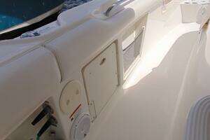 2013 Boston Whaler 370 Outrage thumbnail 21