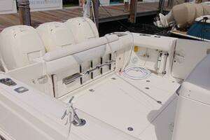 2013 Boston Whaler 370 Outrage thumbnail 14