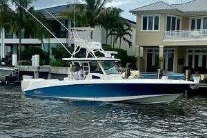 2013 Boston Whaler 370 Outrage thumbnail 2