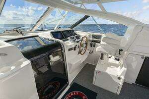 2007 Tiara Yachts 4200 Open thumbnail 30