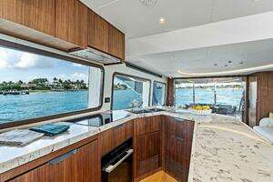 2024 Aquitalia Yachts Flybridge thumbnail 21